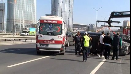 TEM'de Kaza...Takla Atan Araç Trafiği Felç Etti