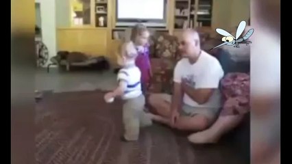 Telefonun Çalmasıyla Şok Olan Bebek  )))