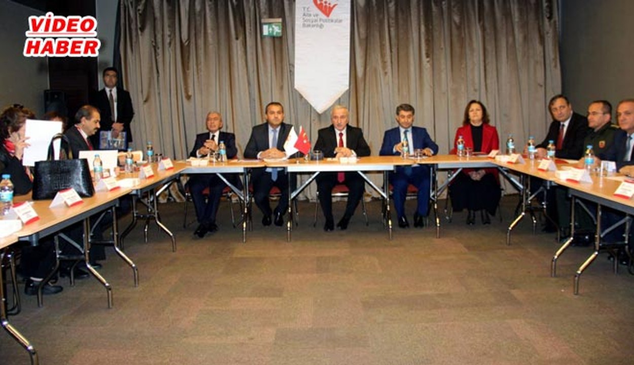 (19 Ekim 2017) AİLE VE TOPLUM HİZ. GEN. MÜD.YRD. TAŞKESTİ, “YILDA 600 BİN ÇİFT EVLENİRKEN, 200 BİN ÇİFT DE BOŞANMAK İSTİYOR”