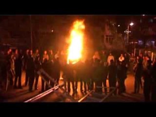 Grevde olan Aksa işçileri yol kapattı