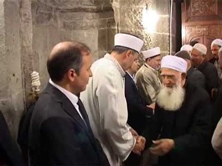 Müslümanlar bayrama uyandı, camiler doldu taştı