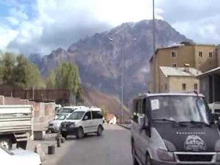 Hakkari dağlarına yılın ilk karı düştü