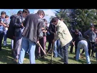 İTÜ'lü öğrencilerden ODTÜ eylemine fidanlı destek