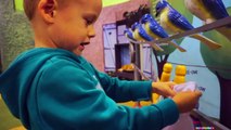 Макс Играет в Американском Детском Музее – Детский Центр и Много Интересного Для Детей Гуляшка Ч. 2