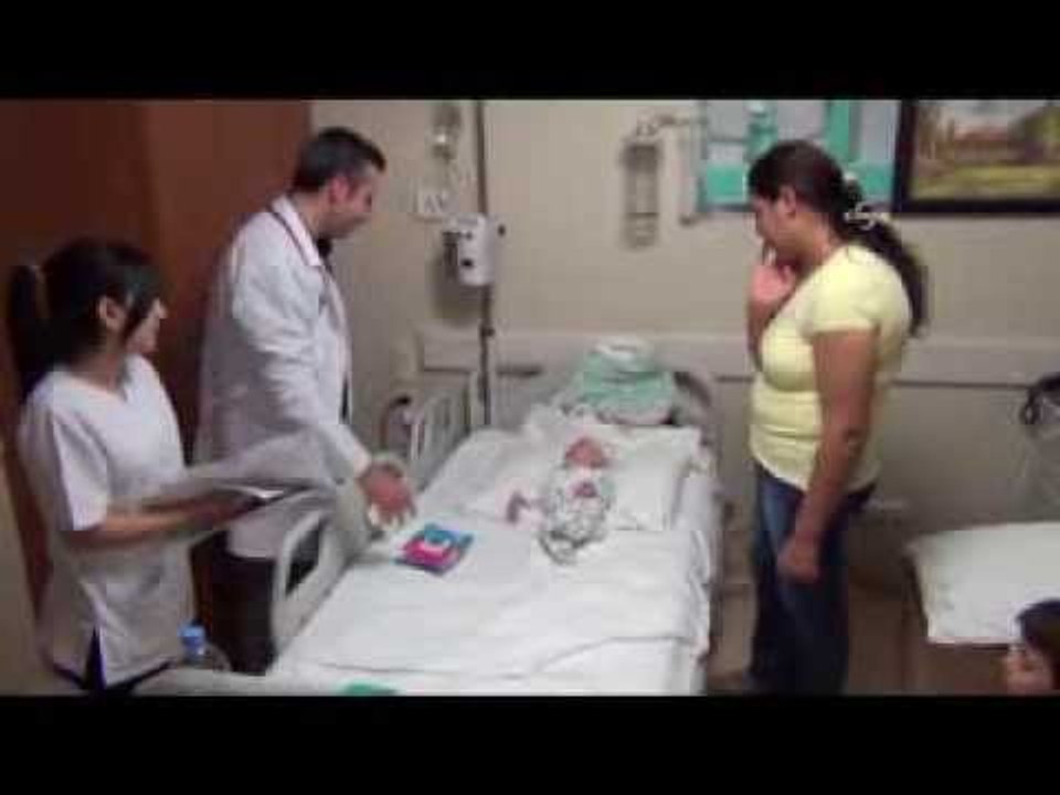 İki aylık bebek tuz yiyerek hayata tutunuyor