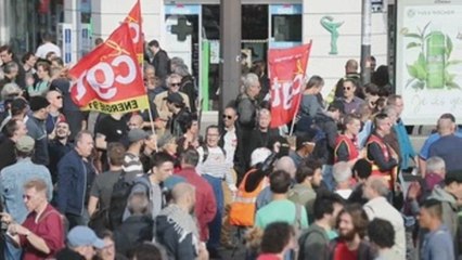 Baja la participación en la nueva protesta contra la reforma laboral en París