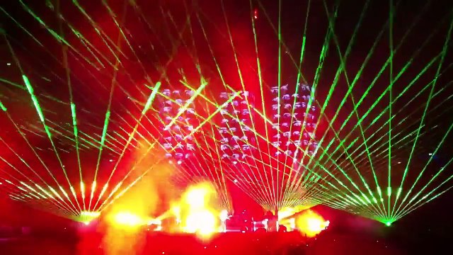 Muse - New Born, Rod Laver Arena, Melbourne, Australia 12/14/2010