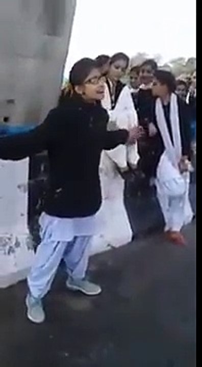 Karna Ae Gussa Meri Nikki Nikki Gal Da..Awesome Voice Of Girl