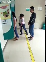 Korkunç eşek şakaları Bu adam insanı deli eder..!