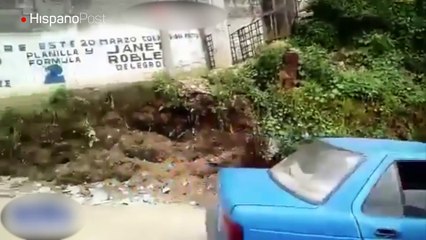 Vecinos de localidad mexicana se organizaron para pavimentar una calle