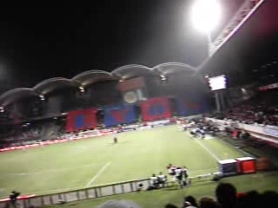 Tifos du virage sud(ol-om)