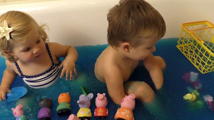 ✿ Желейная Ванная Растим Снег в Ванной Ищем Сюрпризы Squishy Gelli Baff with toys