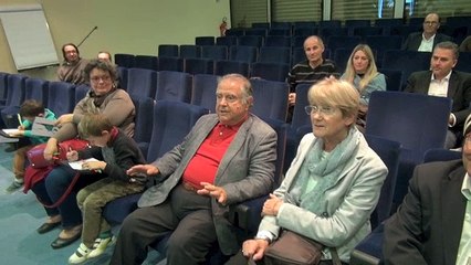 10 associations de commerçants de l'Yonne donnent un chèque de 3 200 euros pour la recherche contre le cancer du sein