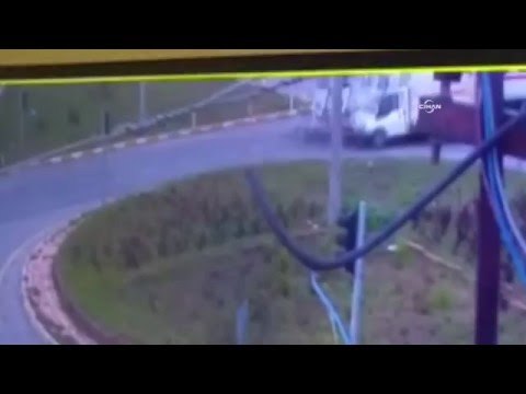 TIR kamyoneti biçti: 3 ağır yaralı