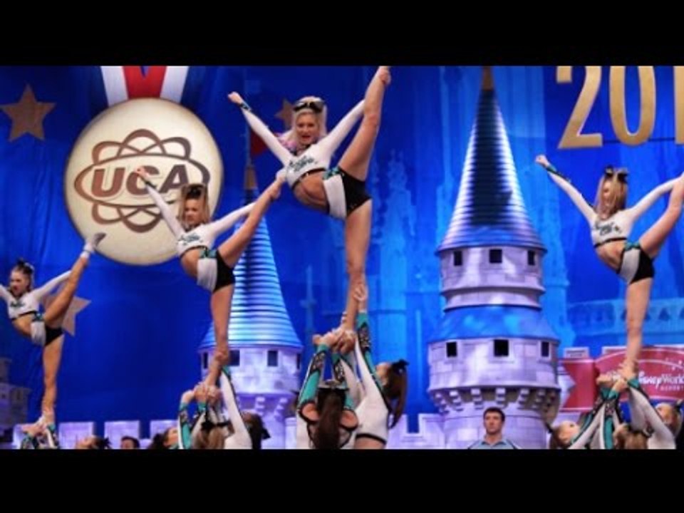 Cheer Extreme Senior Elite: Hungry For A Title