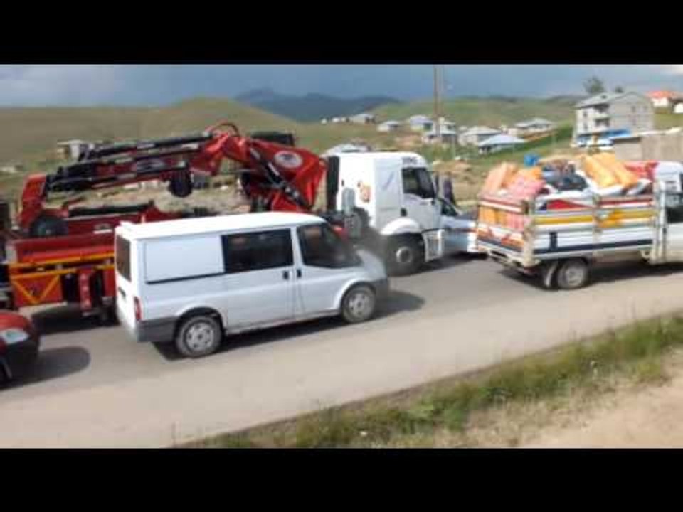 Yüksekova'ya dönüş çileli başladı