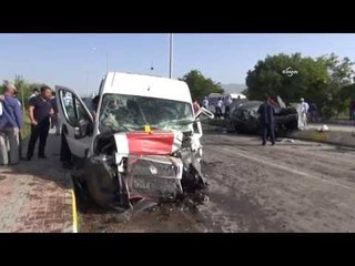 Kadın tarım işçilerini taşıyan minibüs kaza yaptı: 1’ağır 26 yaralı