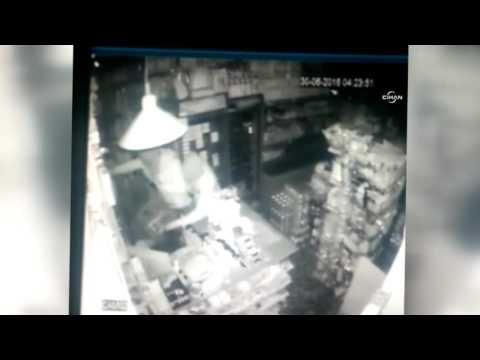 Hırsızlar marketi böyle soydu