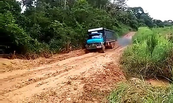 CAMINHÕES BOIADEIROS NO ATOLEIROS
