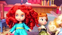 The Evil Queen Disguises Herself as a Teacher to Bully Snow White - Stories With Toys & Dolls