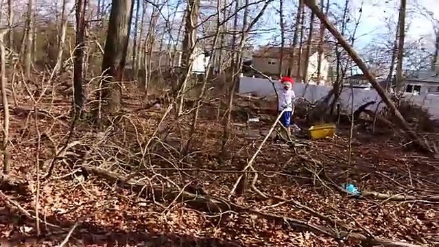 KILLER CLOWN CHASES ME AROUND IN THE WOODS *SO SCARY*