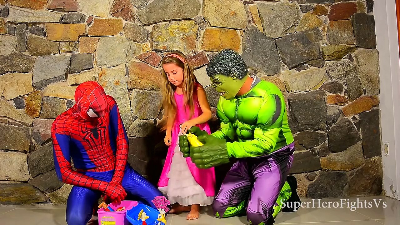 Elsa Frozen Love Spiderman Hulk The Joker Super Hero Fights Vs In Real Life