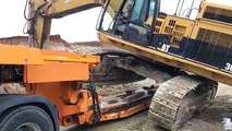Transporting Cat 365C Excavator - Heavy Transports