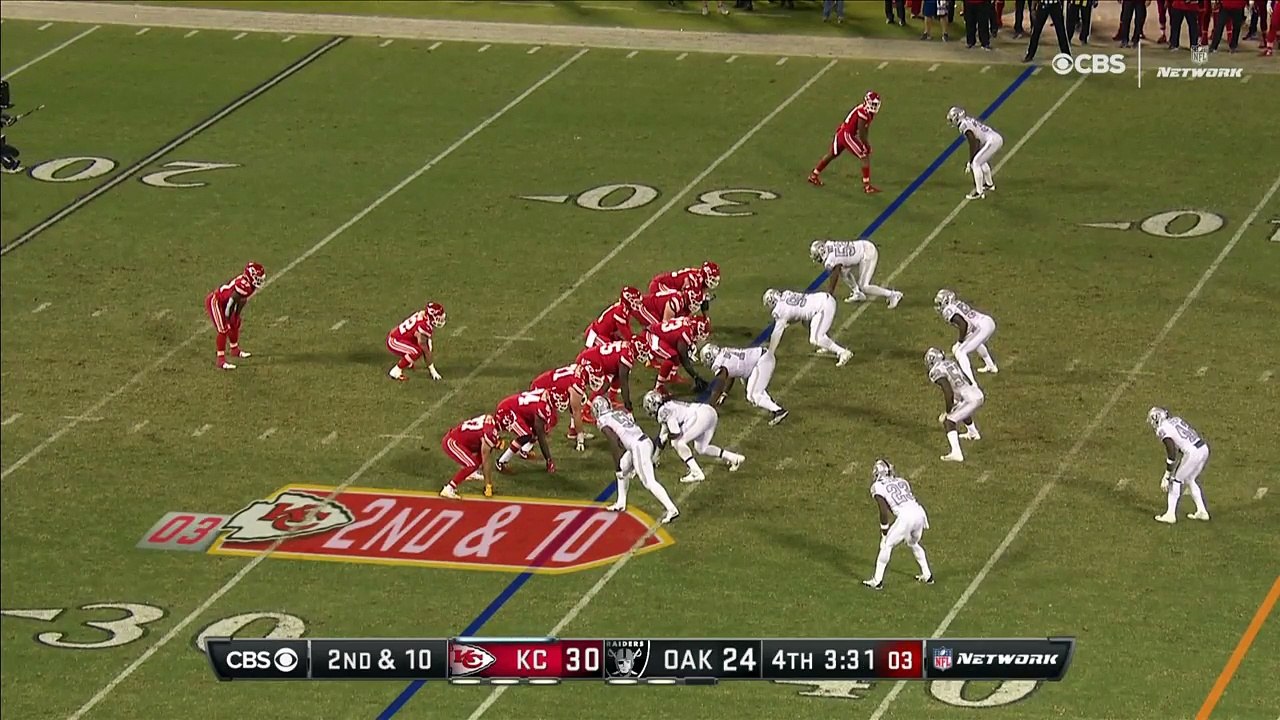 Kansas City Chiefs running back Kareem Hunt becomes second rookie to top 1,000 scrimmage yards in first seven games