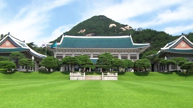 청와대 공사 재개 권고 존중...차질없이 이행 / YTN
