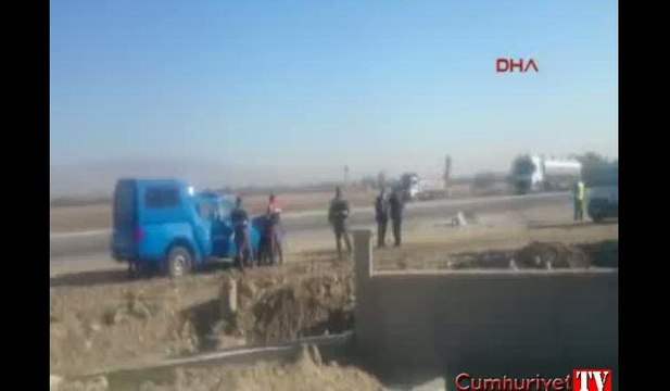 Otobüs ile TIR çarpıştı: 23 yaralı