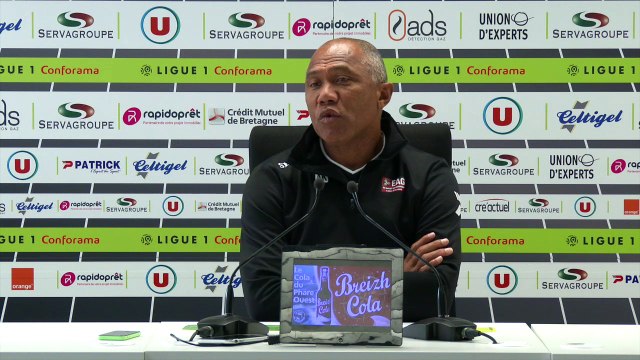 Le point presse d'Antoine Kombouare avant Nantes-Guingamp