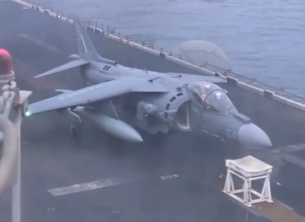 AV8B Harrier Emergency Landing Without Nose Gear video Dailymotion