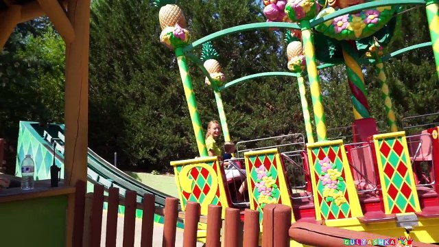 Парк Аттракционов в Америке Гуляем и Катаемся на Горках Видео Для Детей Amusement Park entertainment