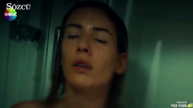 Sinem Kobal’ın duş sahnesi geceye damga vurdu