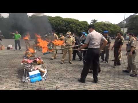 NET24 - Pemusnahan uang palsu dan narkoba hasil barang bukti di Bekasi