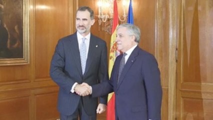 Felipe VI se reúne con el presidente del Parlamento Europeo en Oviedo