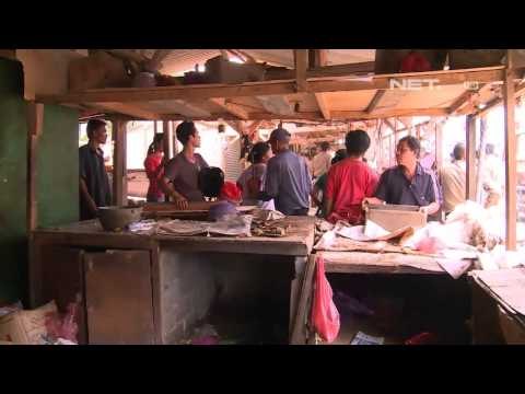 NET12 Ratusan bangunan liar di pasar Petamburan dibongkar paksa petugas Satpol PP