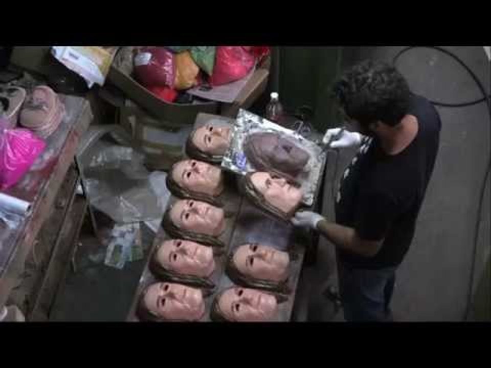 Seribu Topeng dan Kostum Penuhi Karnaval Brazil - NET5