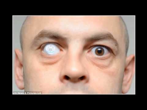 NET24 - Cara Unik Fans Newcastle United menggunakan bola mata palsu berlambang emblem Newcastle