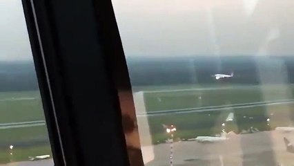 Un pilote d’avion fait une vrille pour son dernier vol