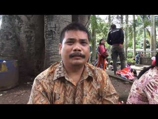 IMS - Libur Natal dan akhir tahun warga serbu kebun binatang