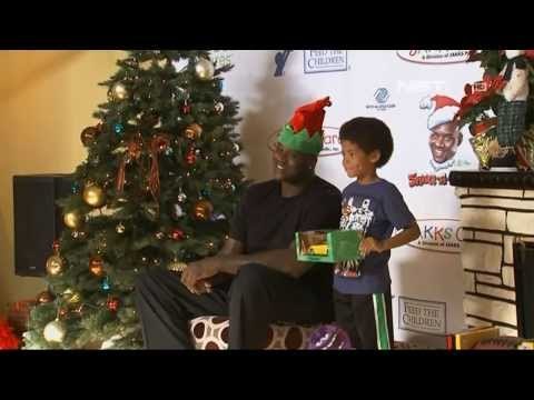 IMS - Shakeel Onil bagikan hadiah untuk anak anak di malam