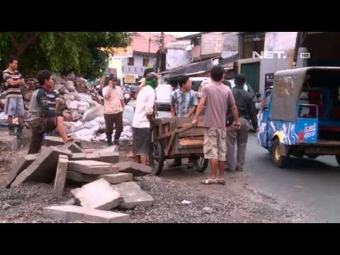 IMS - Tanggul Kali Banjir Kanal Barat Belum Diperbaiki