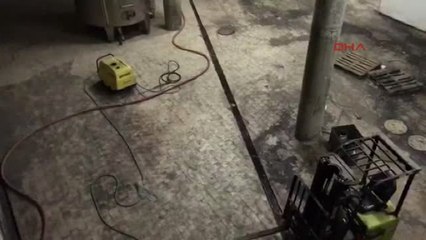 İzmir Çeşme'de Kaçak İçki Operasyonu