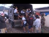 NET12 - Siswa Sekolah Pengungsi Sinabung Sekolah Diantar Jemput Truk TNI