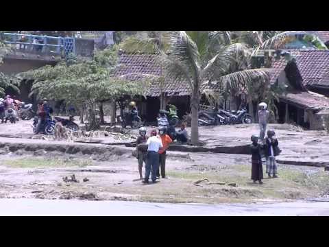 NET12 - Live report gunung kelud berstatus awas