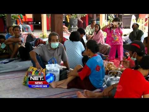 NET17 - Letusan Kelud telah memaksa lebih dari 100ribu warga mengungsi