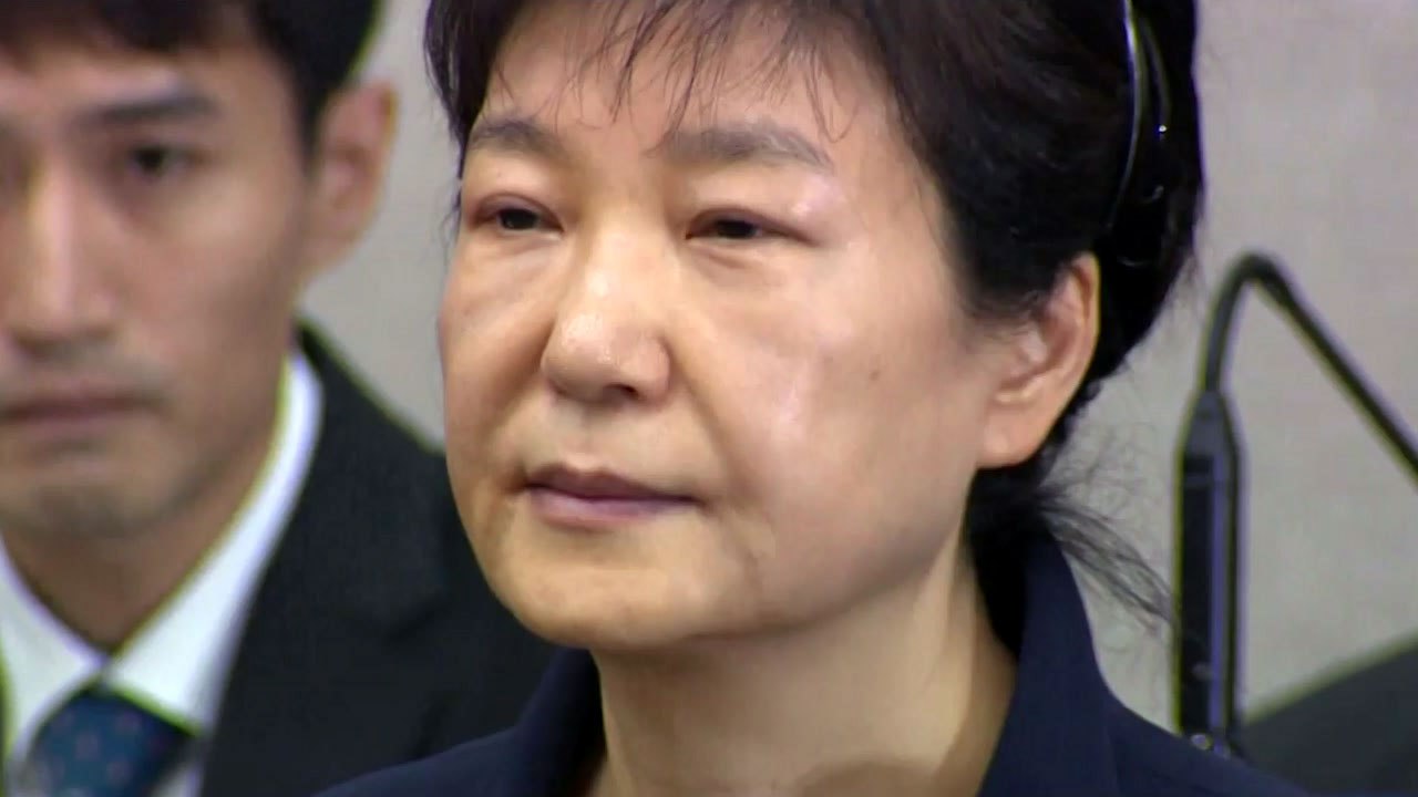 한국당 윤리위, 박근혜 탈당 권유 의결..."해당 행위" / YTN