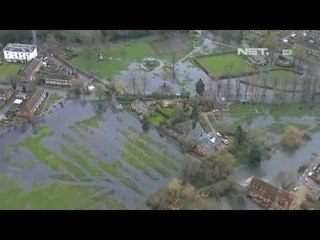 NET5 - Banjir landa Inggris mengakibatkan longsor