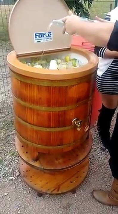 Une machine à laver transformée en shaker à cocktail géant